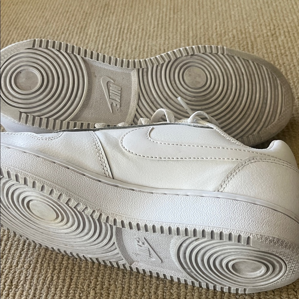 Nike White Leather Sneakers - Picture 6 of 7